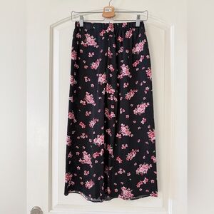 Alice + Olivia Black Floral Cropped Pants